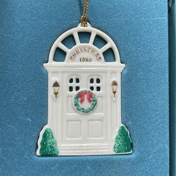 Lenox Holiday Door Vintage 1989 Porcelain Tree Ornament with Box - Picture 2 of 4